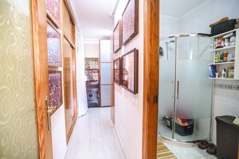 Apartament w Alicante, Hiszpania 4 sypialnie, 110 mkw. nr 194583 – zdjęcie 24