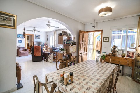 Apartament w Alicante, Hiszpania 4 sypialnie, 110 mkw. nr 194583 – zdjęcie 10