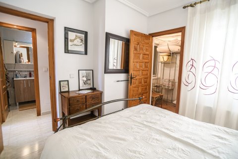 Apartament w Alicante, Hiszpania 4 sypialnie, 110 mkw. nr 194583 – zdjęcie 20