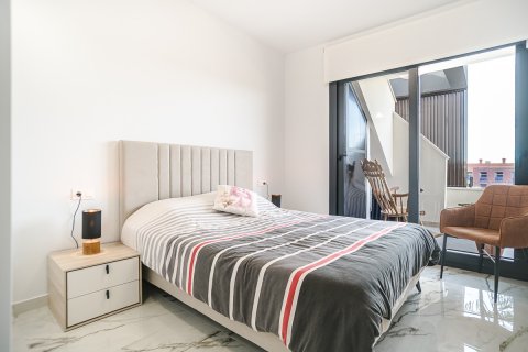 Apartment à vendre à Alicante, Espagne, 2 chambres, 75 m2 No. 194581 - photo 11