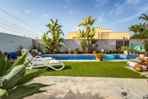 Villa in vendita a Torrevieja, Alicante, Spagna 2 camere da letto, 130 mq. N° 194580 - foto 7