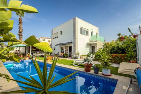 Huvila Torrevieja, Alicante, Espanja 2 makuuhuonetta, 130 m2 No. 194580