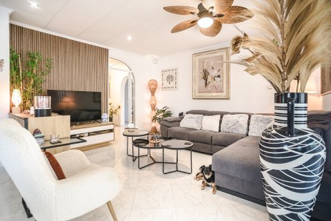 Villa for sale in La Marina, Alicante, Spain 3 bedrooms, 246 sq.m. No. 194579 - photo 3