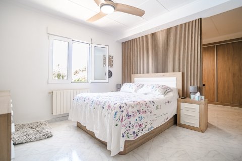 Villa for sale in La Marina, Alicante, Spain 3 bedrooms, 246 sq.m. No. 194579 - photo 24