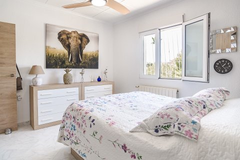 Villa for sale in La Marina, Alicante, Spain 3 bedrooms, 246 sq.m. No. 194579 - photo 27
