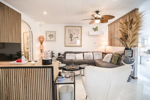 Villa for sale in La Marina, Alicante, Spain 3 bedrooms, 246 sq.m. No. 194579 - photo 9