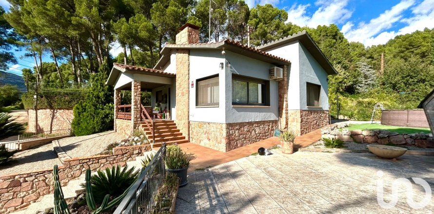 Dzīvoklis Barcelona, Spānijā 3 istabas, 138 m2 Nr. 153052