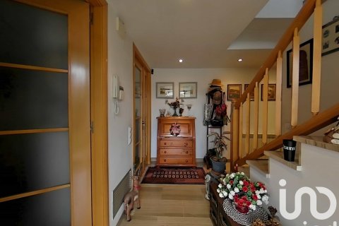 Dom w Alpicat, Lleida, Hiszpania 6 sypialni, 376 mkw. nr 153051 – zdjęcie 14