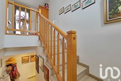 Dom w Alpicat, Lleida, Hiszpania 6 sypialni, 376 mkw. nr 153051 – zdjęcie 15