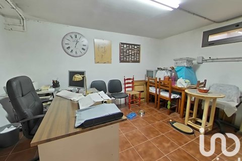 Dom w Alpicat, Lleida, Hiszpania 6 sypialni, 376 mkw. nr 153051 – zdjęcie 28