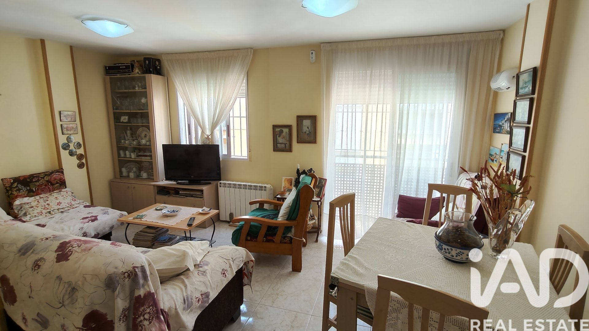 Duplex in Oropesa del Mar, Castellon, Spain 3 bedrooms, 74 sq.m. No. 184745