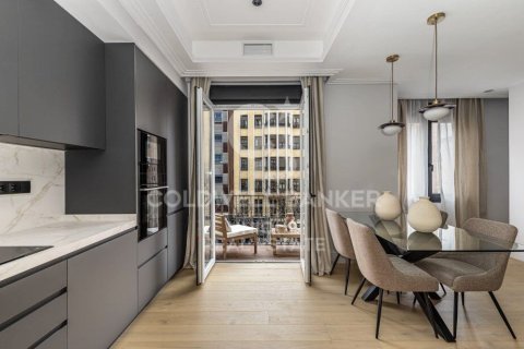 Apartment à vendre à Madrid, Espagne, 3 chambres, 160 m2 No. 158109 - photo 2