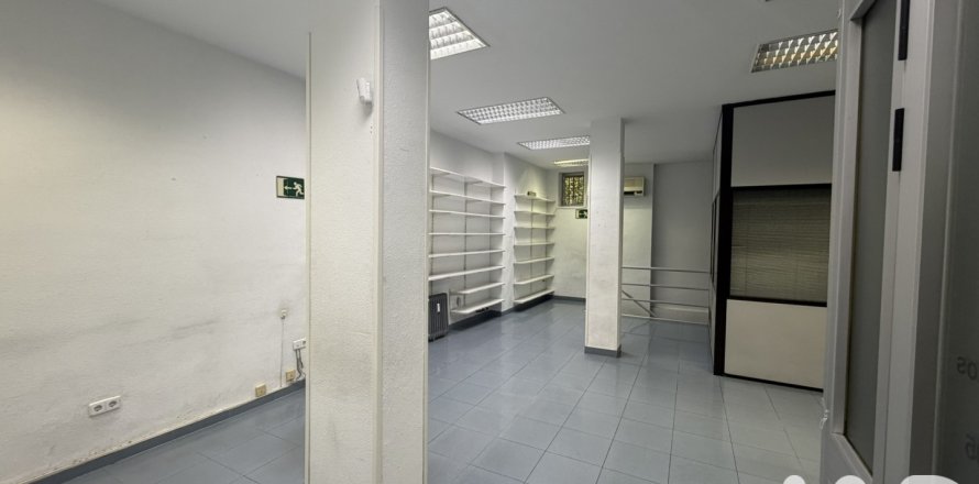Office à Madrid, Espagne 161 m2 No. 188400