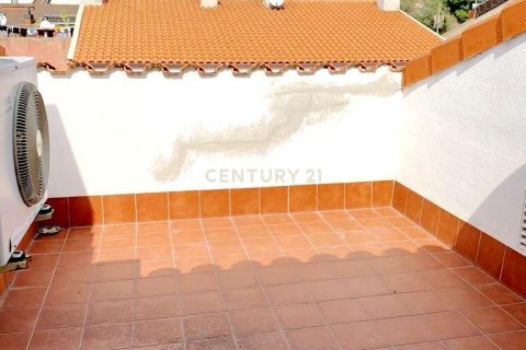 Apartment in Calella, Barcelona, Spain 3 bedrooms, 97 sq.m. No. 186725