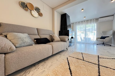 Talo myytävänä Torrevieja, Alicante, Espanja, 2 makuuhuonetta, 77 m2 No. 139167 - kuva 21