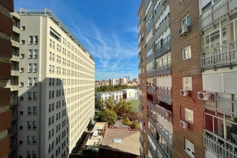 Huoneisto vuokrattavana Madrid, Espanja, 1 makuuhuone, 155 m2 No. 139170 - kuva 2