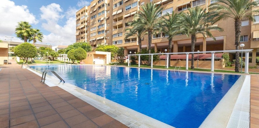Appartamento a Alicante, Spagna 3 camere da letto, 117 mq. N° 151379