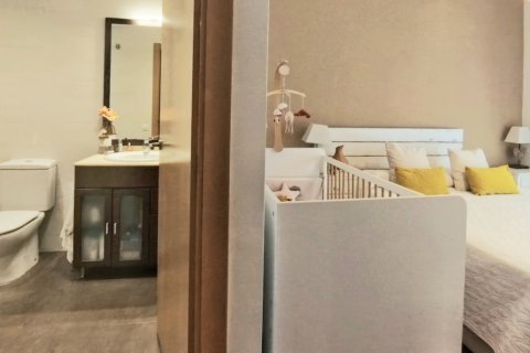 Продажа квартиры в Барселона, Испания 3 спальни, 87м2 №187902 - фото 21