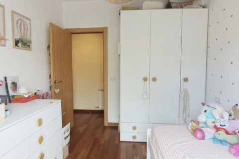 Продажа квартиры в Барселона, Испания 3 спальни, 87м2 №187902 - фото 17