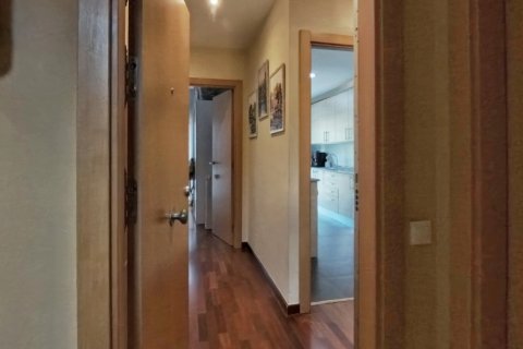 Продажа квартиры в Барселона, Испания 3 спальни, 87м2 №187902 - фото 2