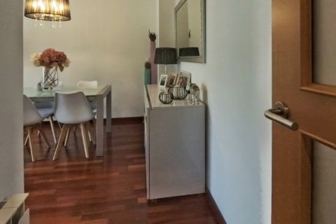 Продажа квартиры в Барселона, Испания 3 спальни, 87м2 №187902 - фото 5