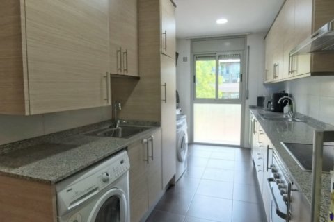 Продажа квартиры в Барселона, Испания 3 спальни, 87м2 №187902 - фото 11