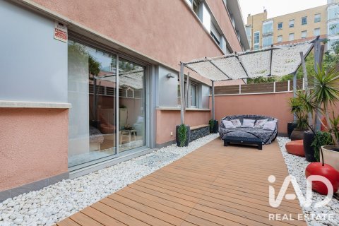 Продажа квартиры в Барселона, Испания 3 спальни, 101м2 №187908 - фото 4