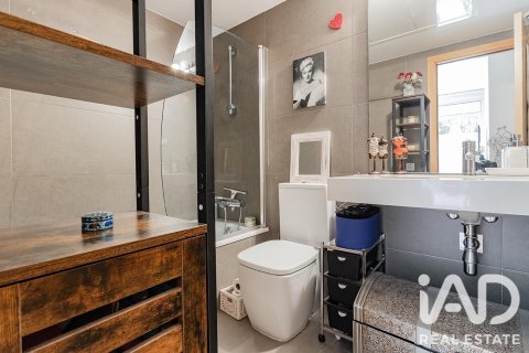 Продажа квартиры в Барселона, Испания 3 спальни, 101м2 №187908 - фото 25