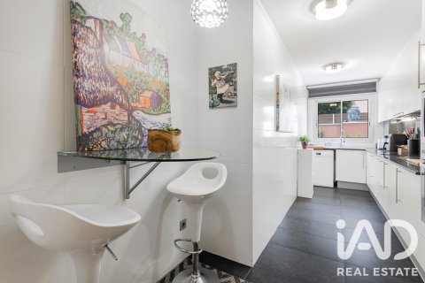 Продажа квартиры в Барселона, Испания 3 спальни, 101м2 №187908 - фото 14
