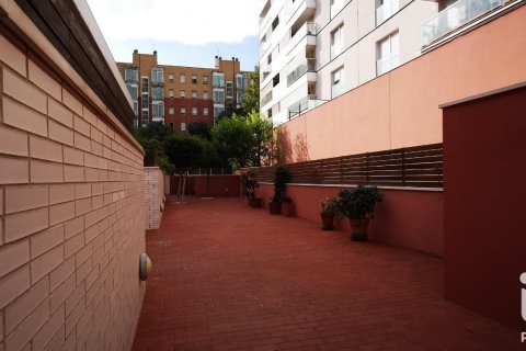 Продажа квартиры в Барселона, Испания 3 спальни, 101м2 №187908 - фото 30