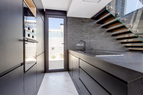 Продажа виллы в Сьюдад Кесада, Аликанте, Испания 4 спальни, 154м2 №144779 - фото 3