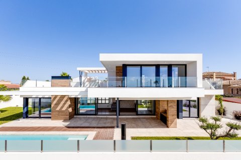 Продажа виллы в Сьюдад Кесада, Аликанте, Испания 4 спальни, 154м2 №144779 - фото 1