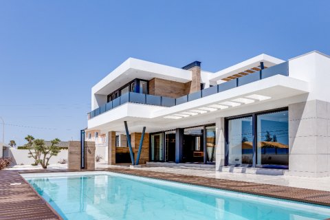 Продажа виллы в Сьюдад Кесада, Аликанте, Испания 4 спальни, 154м2 №144779 - фото 16