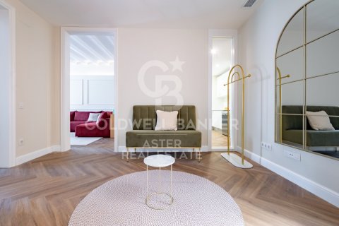 Apartment à vendre à Barcelona, Espagne, 3 chambres, 138 m2 No. 178969 - photo 2