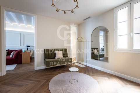 Apartment à vendre à Barcelona, Espagne, 3 chambres, 138 m2 No. 178970 - photo 2