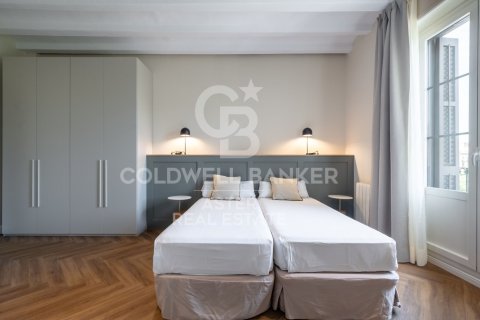 Apartment à vendre à Barcelona, Espagne, 3 chambres, 138 m2 No. 178970 - photo 4