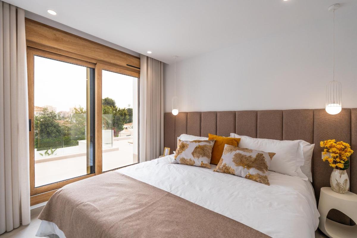 Huvila Alicante, Espanja 4 makuuhuonetta, 227 m2 No. 148910