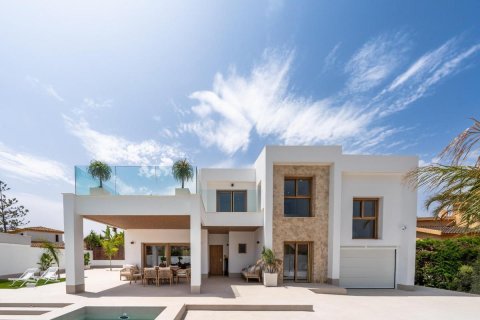 Villa for sale in Alicante, Spain 4 bedrooms, 227 sq.m. No. 148910 - photo 6