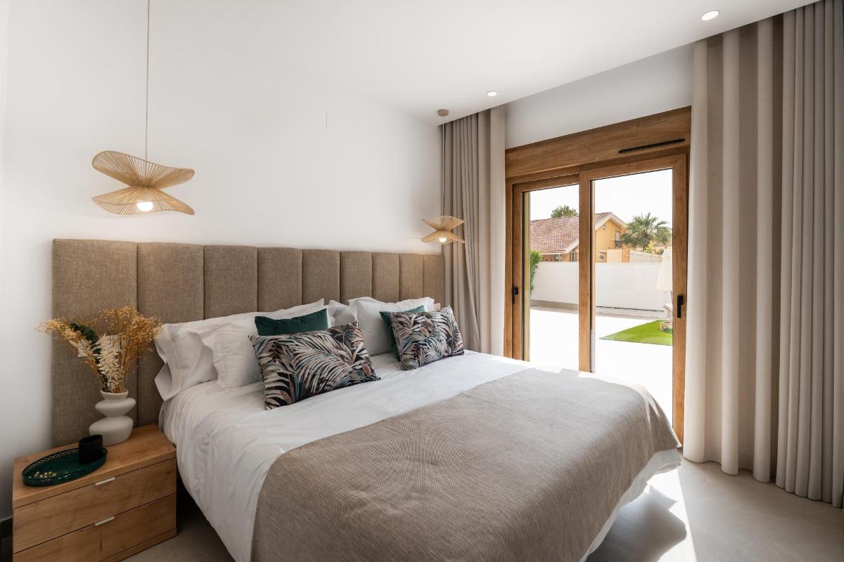 Huvila Alicante, Espanja 4 makuuhuonetta, 227 m2 No. 148910