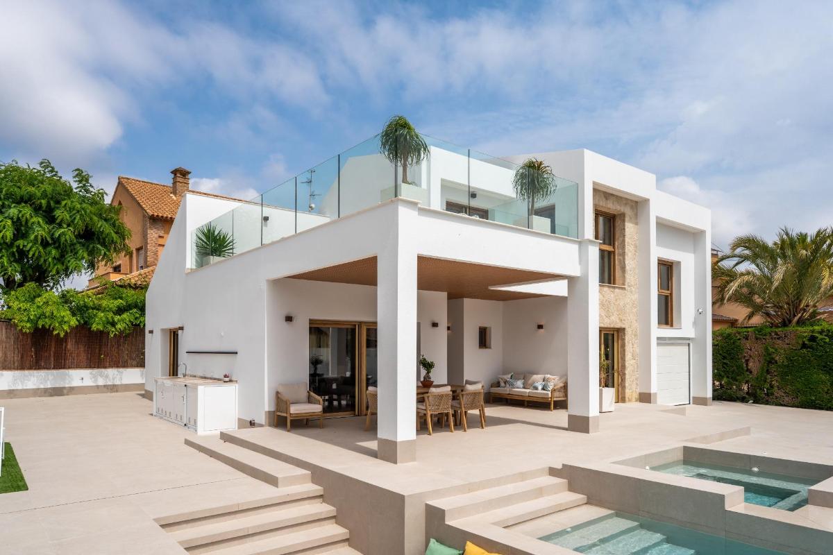 Huvila Alicante, Espanja 4 makuuhuonetta, 227 m2 No. 148910
