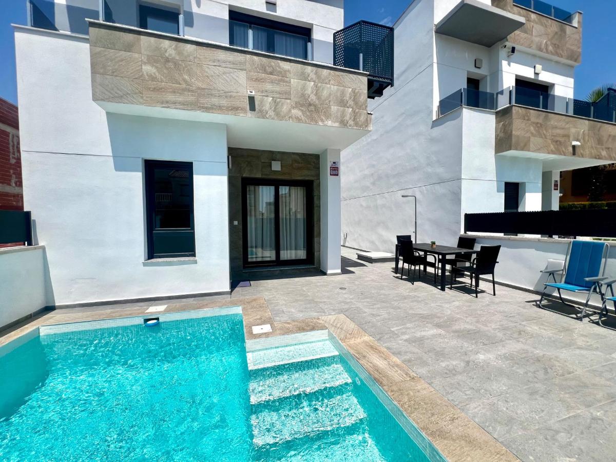 Villa i Torrevieja, Alicante, Spanien 3 sovrum, 106 kvm. Nr. 148908