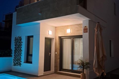 Huvila myytävänä Torrevieja, Alicante, Espanja, 3 makuuhuonetta, 106 m2 No. 148908 - kuva 24