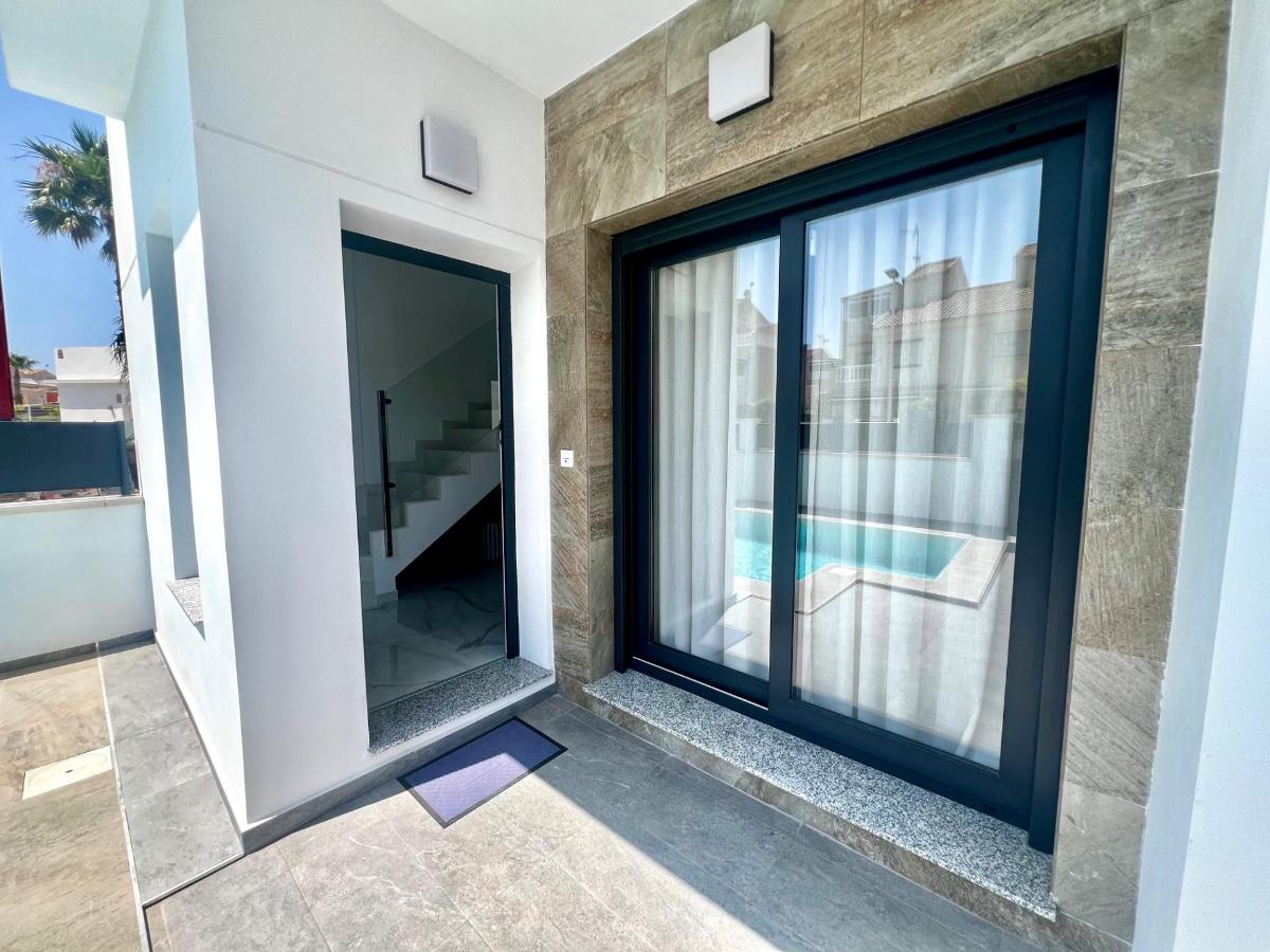 Villa i Torrevieja, Alicante, Spanien 3 sovrum, 106 kvm. Nr. 148908