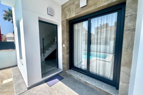 Huvila myytävänä Torrevieja, Alicante, Espanja, 3 makuuhuonetta, 106 m2 No. 148908 - kuva 4