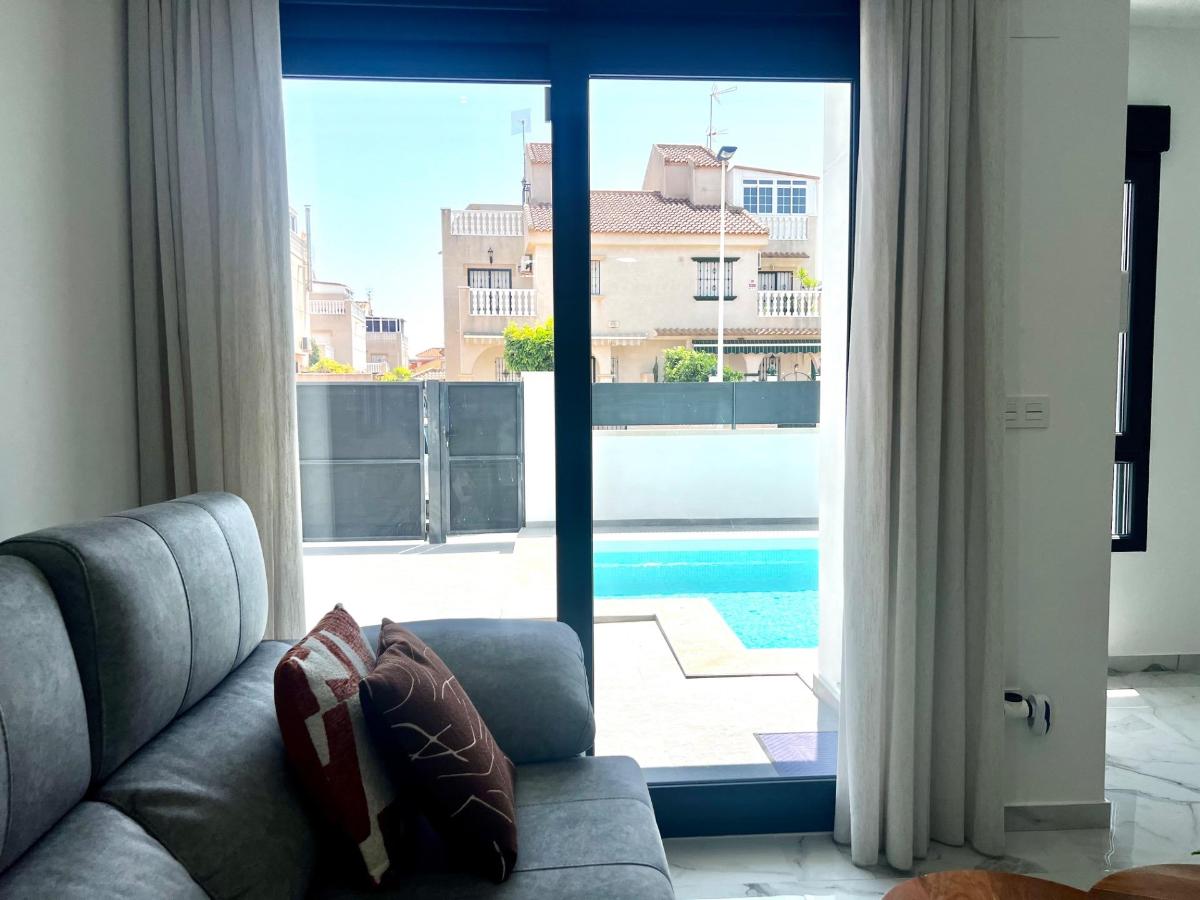 Villa i Torrevieja, Alicante, Spanien 3 sovrum, 106 kvm. Nr. 148908