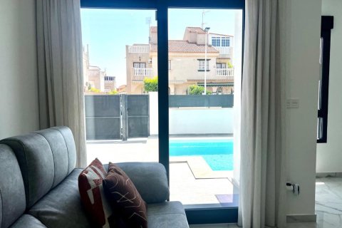 Huvila myytävänä Torrevieja, Alicante, Espanja, 3 makuuhuonetta, 106 m2 No. 148908 - kuva 9