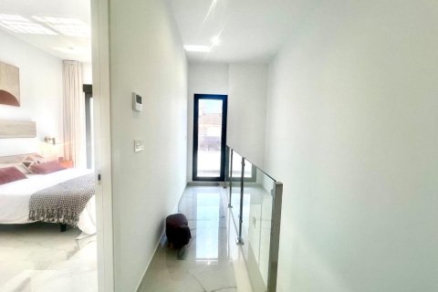 Huvila myytävänä Torrevieja, Alicante, Espanja, 3 makuuhuonetta, 106 m2 No. 148908 - kuva 16