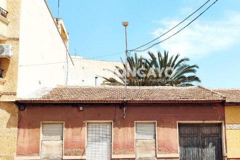 Casa a Guardamar del Segura, Alicante, Spagna 3 camere da letto, 133 mq. N° 148913