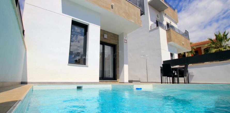 Villa in Torrevieja, Alicante, Spain 3 bedrooms, 105 sq.m. No. 148909