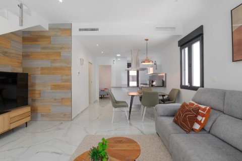 Villa for sale in Torrevieja, Alicante, Spain 3 bedrooms, 105 sq.m. No. 148909 - photo 2